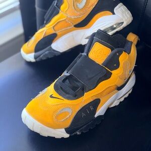 Nike Kids Black and Yellow Sneakers